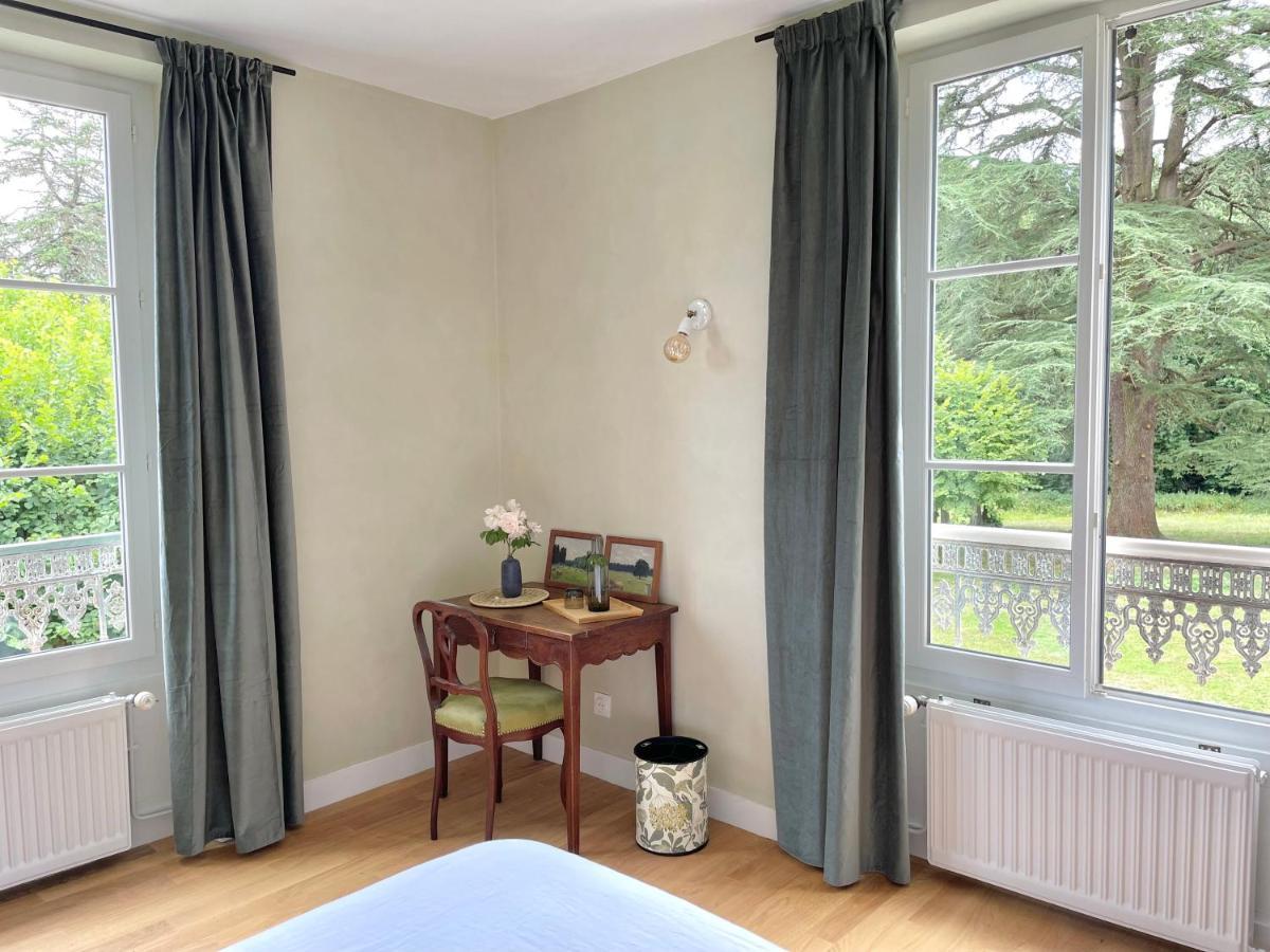 サン・レグル Entre Les Branches Bed & Breakfast エクステリア 写真