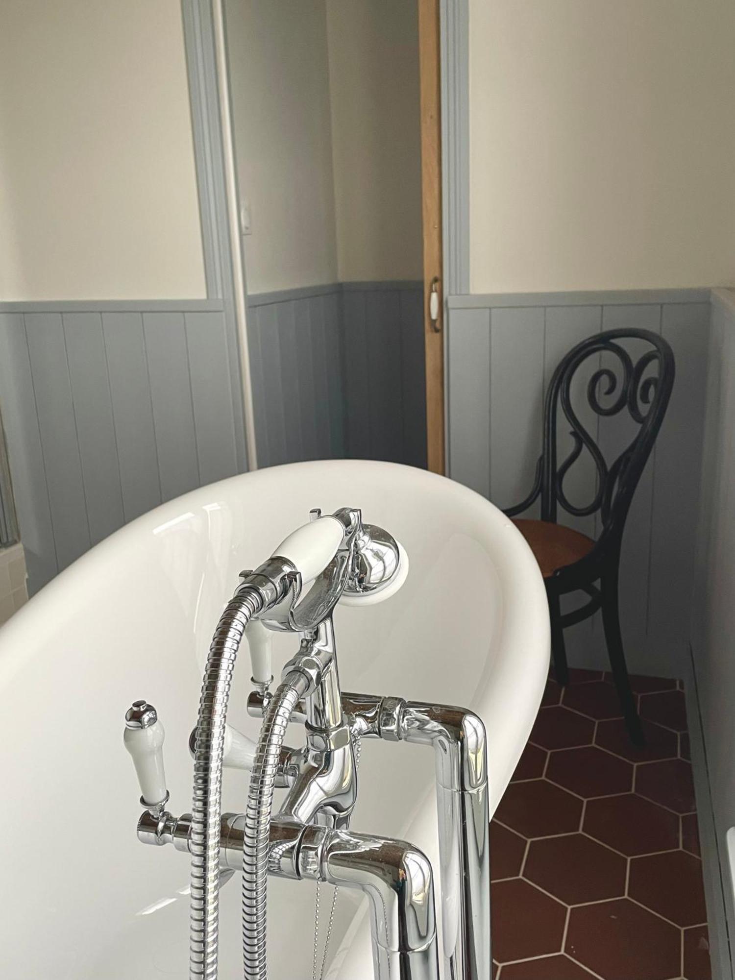 サン・レグル Entre Les Branches Bed & Breakfast エクステリア 写真